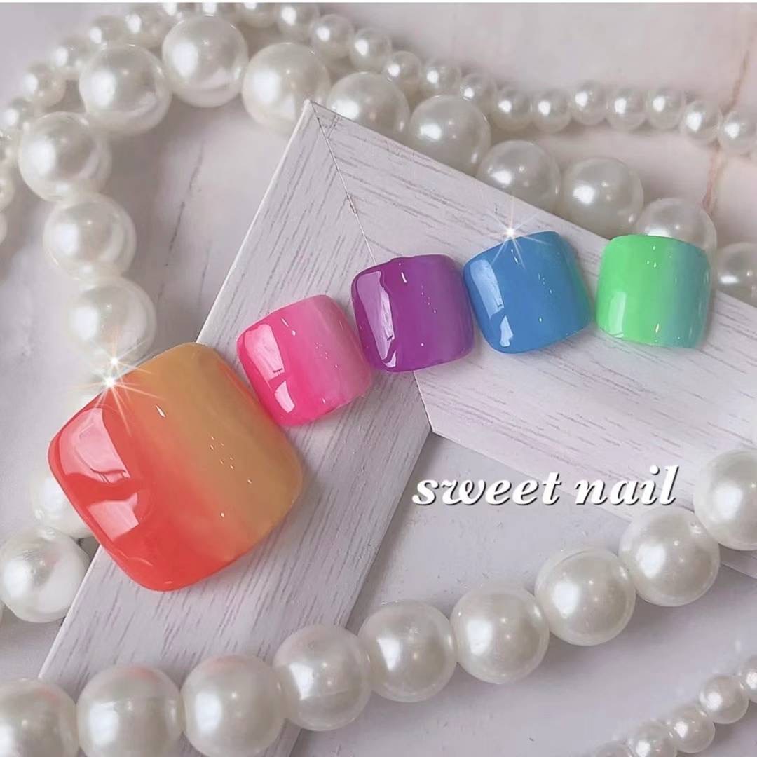 Gel modern nail finishes available in Vancouver